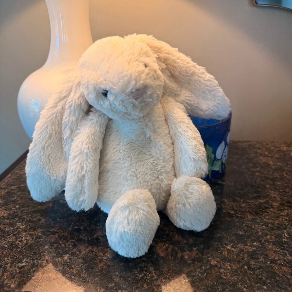 Jellycat Bashful Bunny cream Stuffed Animal Plush medium great condition